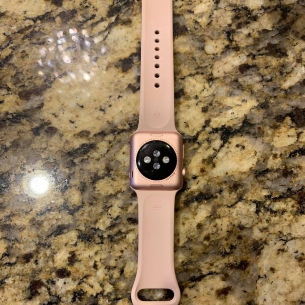 Apple Watch - Picture 2 of 4